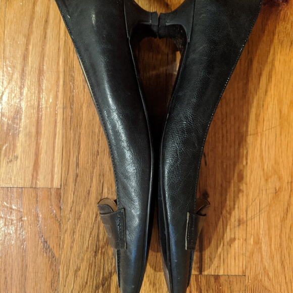 Saera Pointed Toe Loafer - Picture 7 of 7